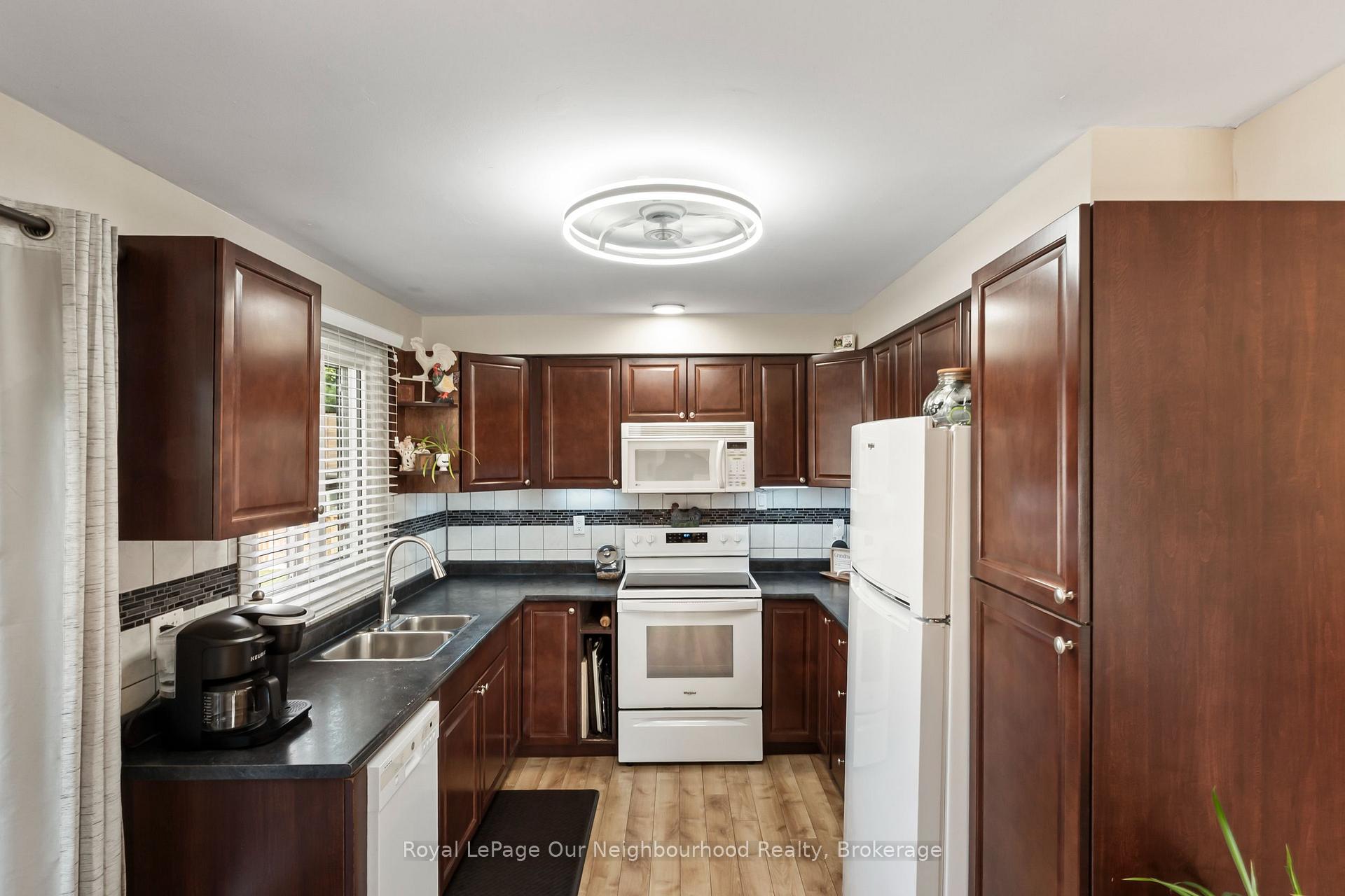 Photo 20 of 990 Renaissance Drive, Oshawa, Lakeview — HOMEH