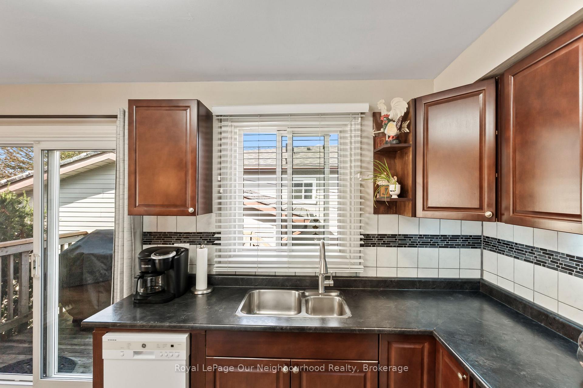 Photo 21 of 990 Renaissance Drive, Oshawa, Lakeview — HOMEH