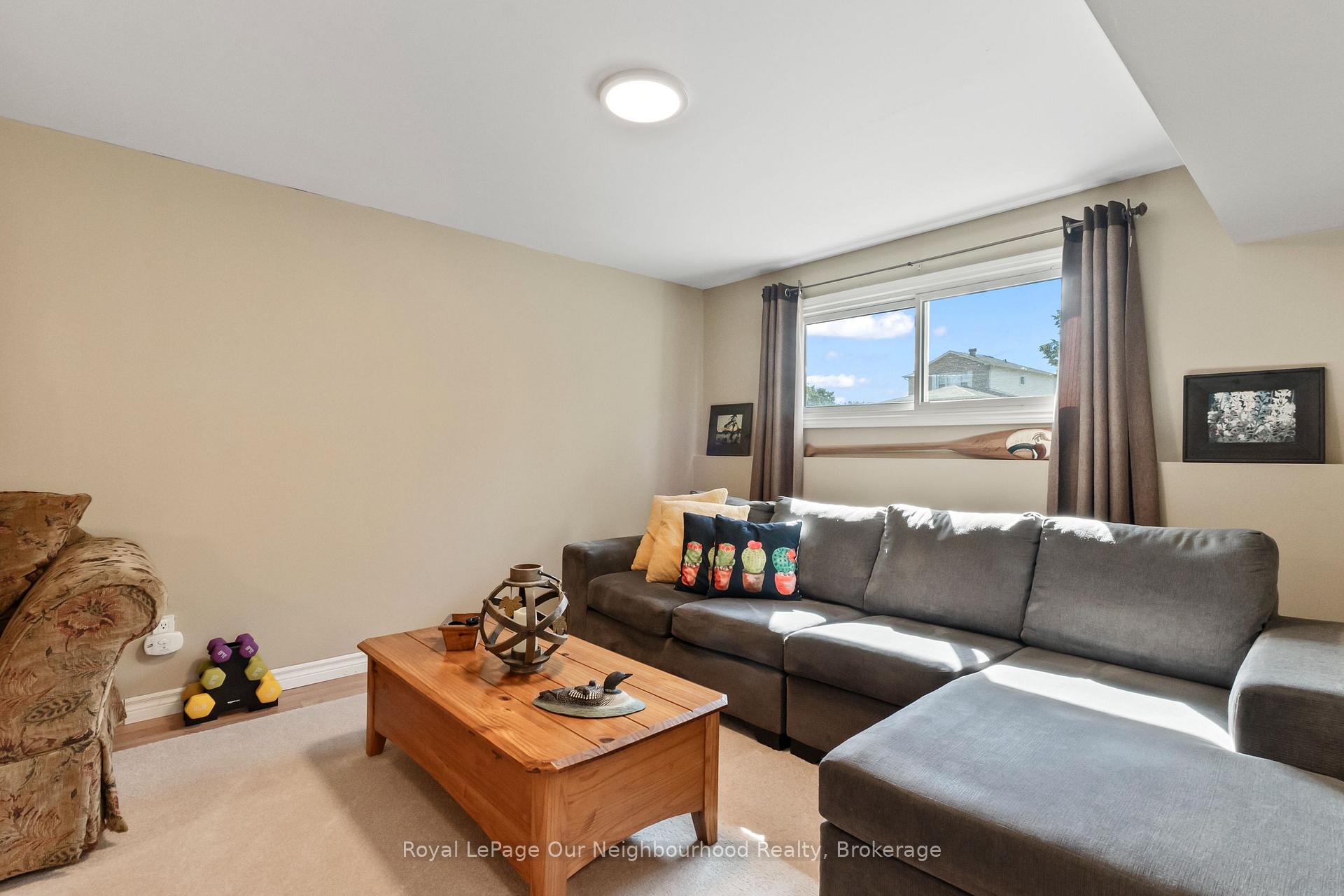 Photo 32 of 990 Renaissance Drive, Oshawa, Lakeview — HOMEH
