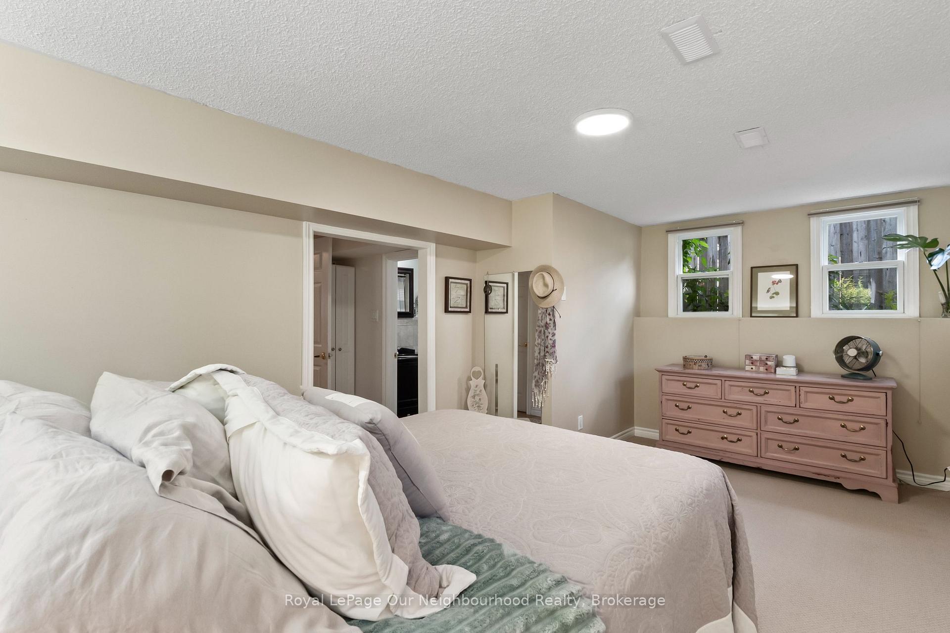 Photo 38 of 990 Renaissance Drive, Oshawa, Lakeview — HOMEH