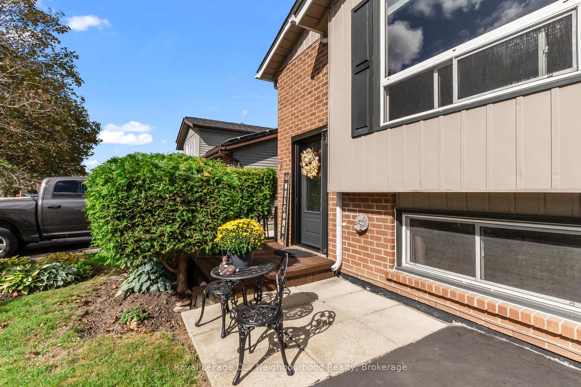 Photo 40 of 990 Renaissance Drive, Oshawa, Lakeview — HOMEH