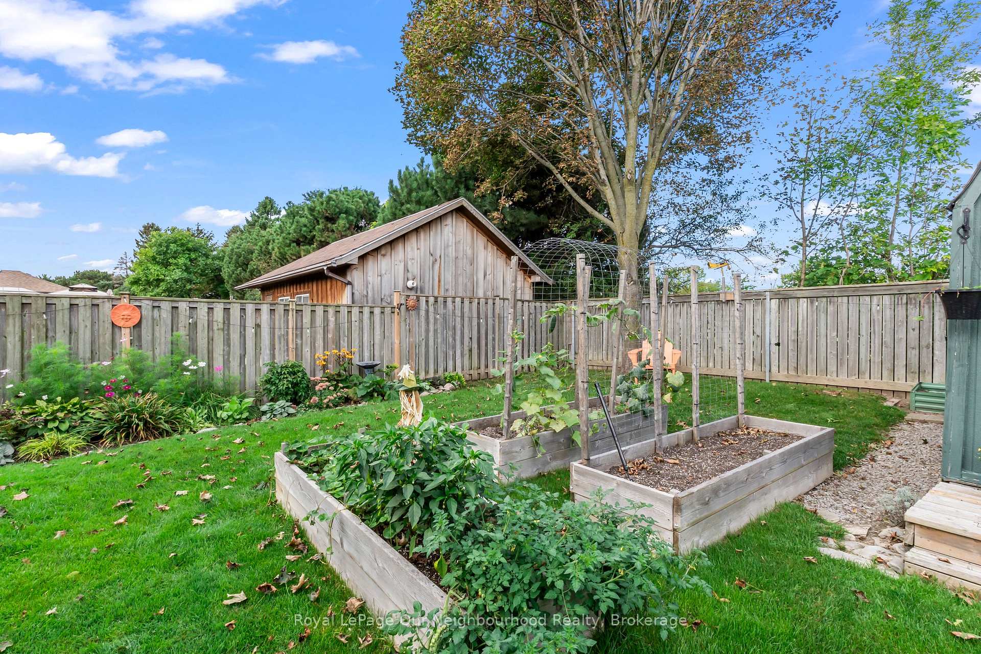 Photo 47 of 990 Renaissance Drive, Oshawa, Lakeview — HOMEH