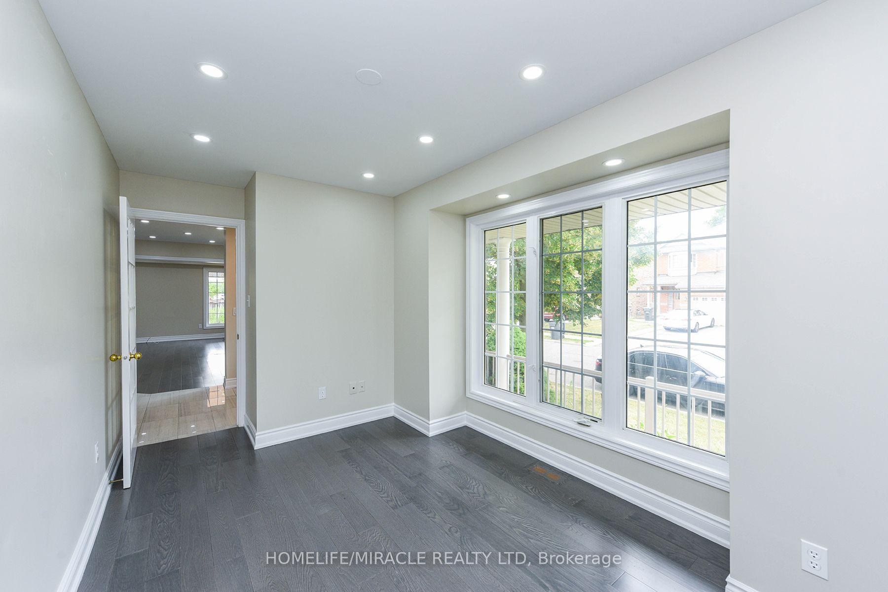 Photo 6 of 25 Blackcherry Lane, Brampton, Sandringham-Wellington — HOMEH