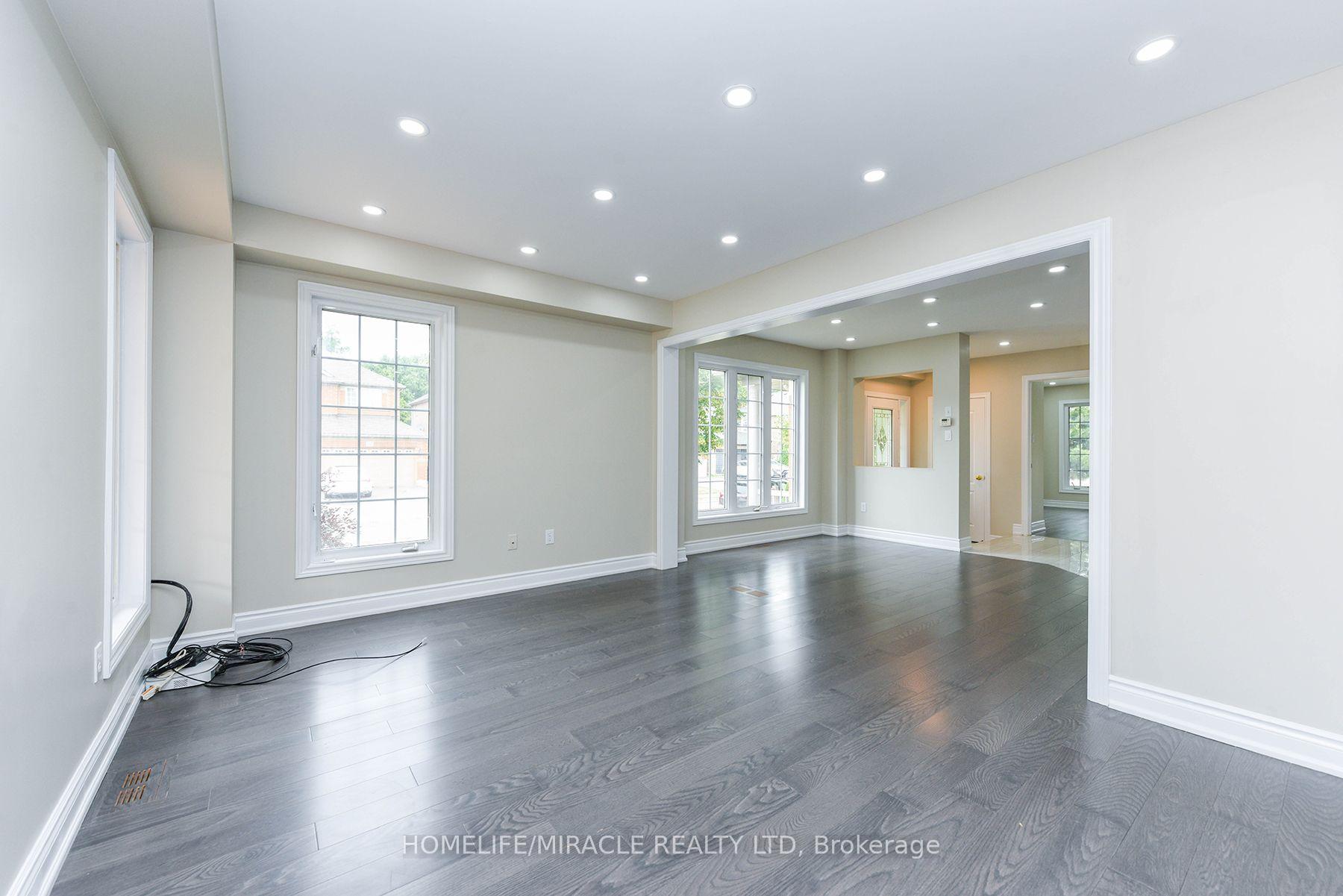 Photo 7 of 25 Blackcherry Lane, Brampton, Sandringham-Wellington — HOMEH