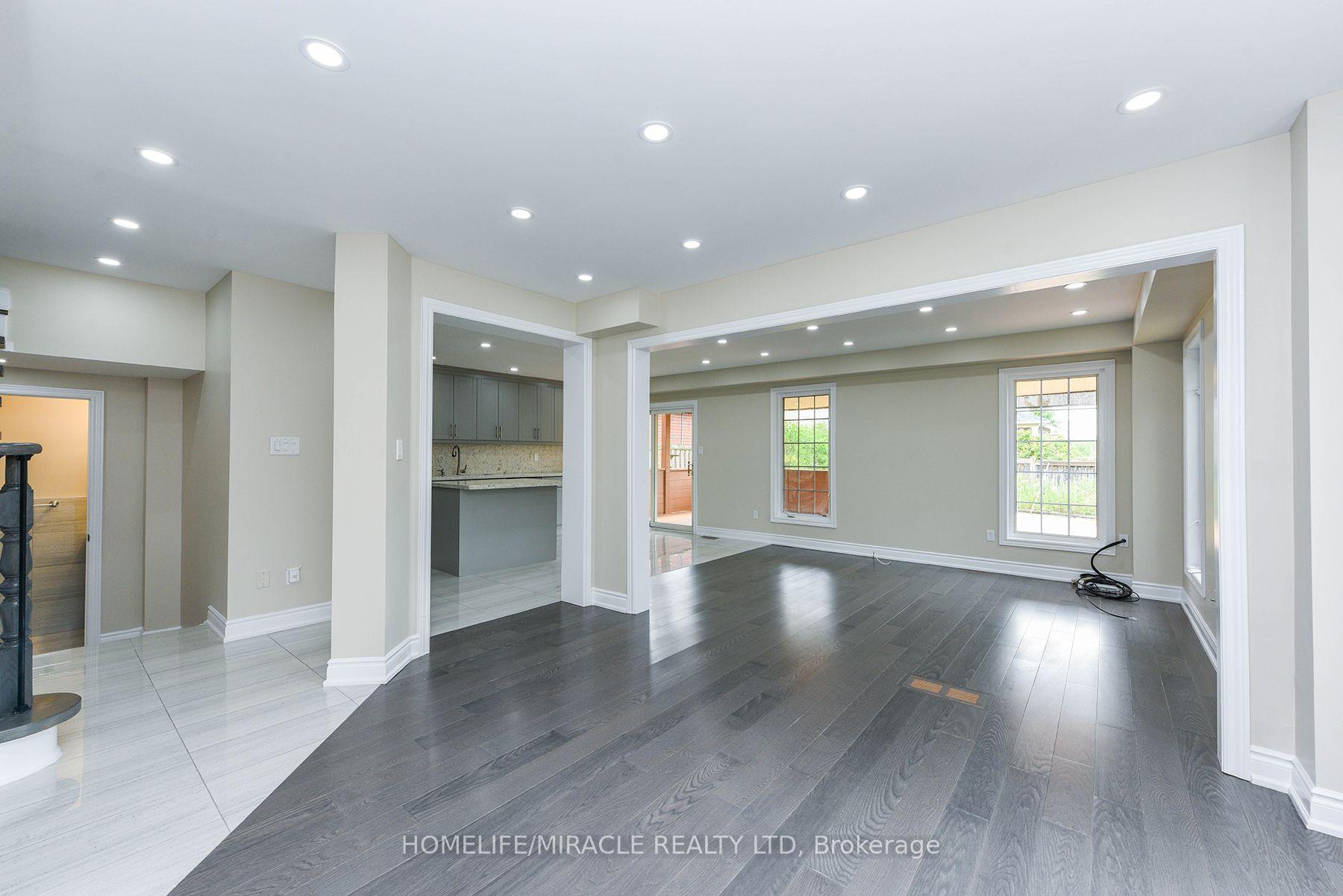 Photo 8 of 25 Blackcherry Lane, Brampton, Sandringham-Wellington — HOMEH