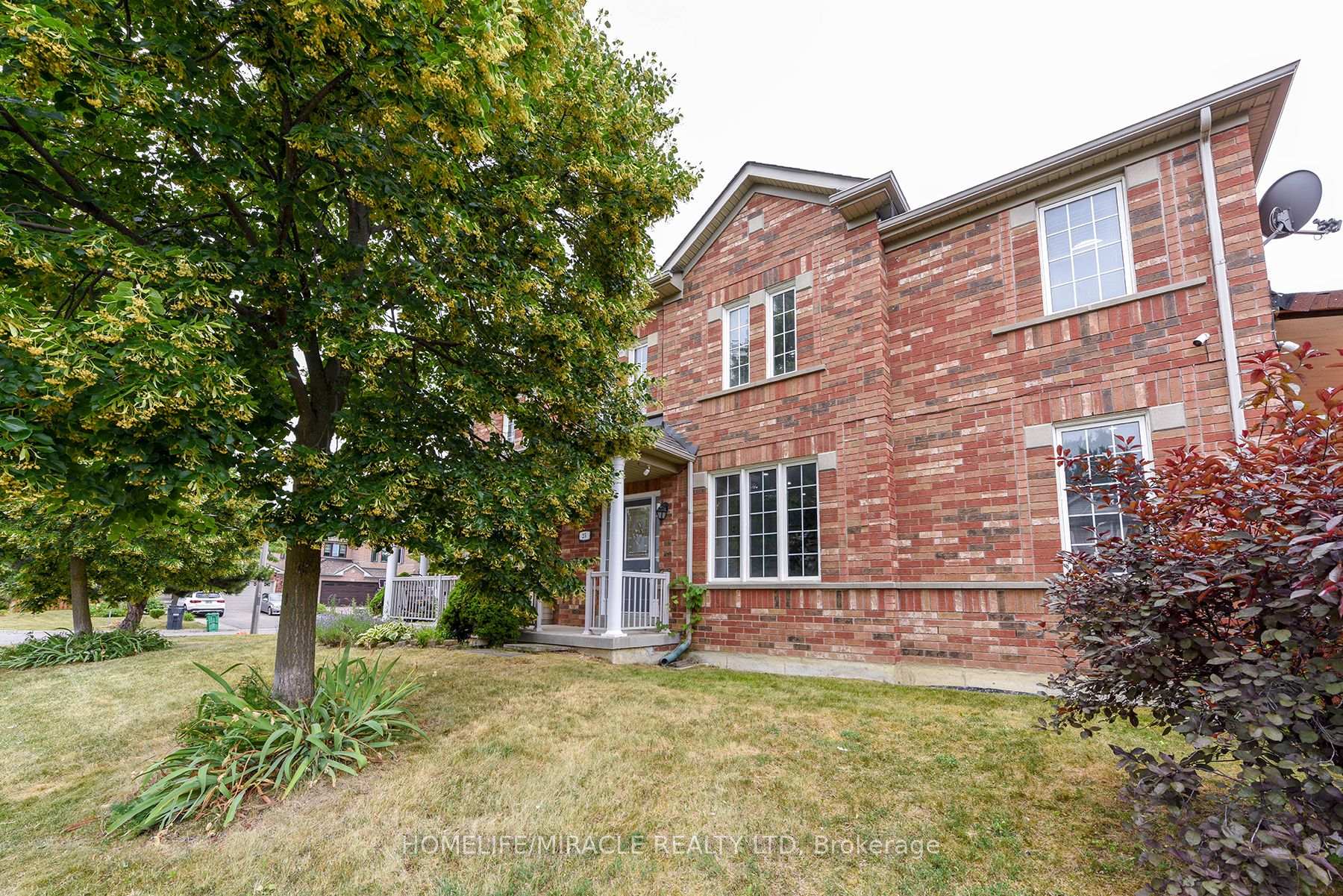 Photo 16 of 25 Blackcherry Lane, Brampton, Sandringham-Wellington — HOMEH