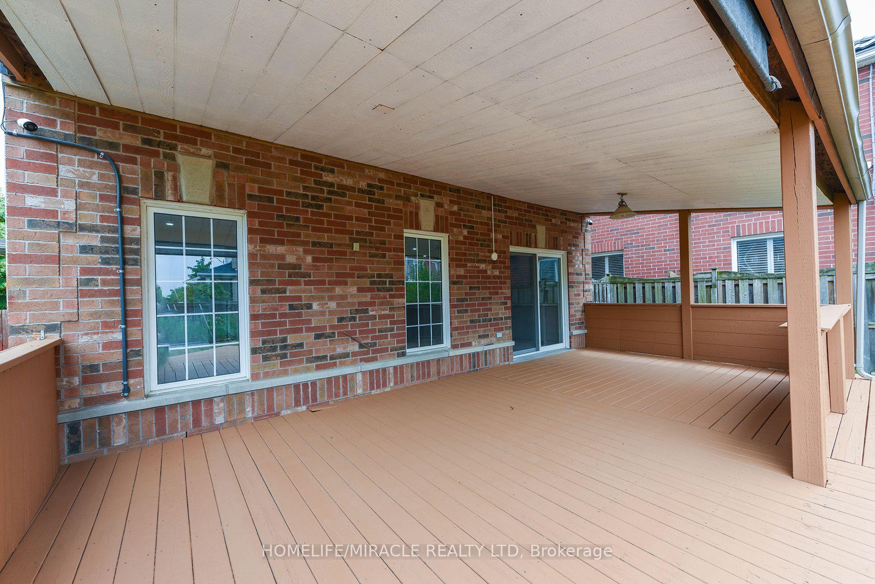 Photo 21 of 25 Blackcherry Lane, Brampton, Sandringham-Wellington — HOMEH