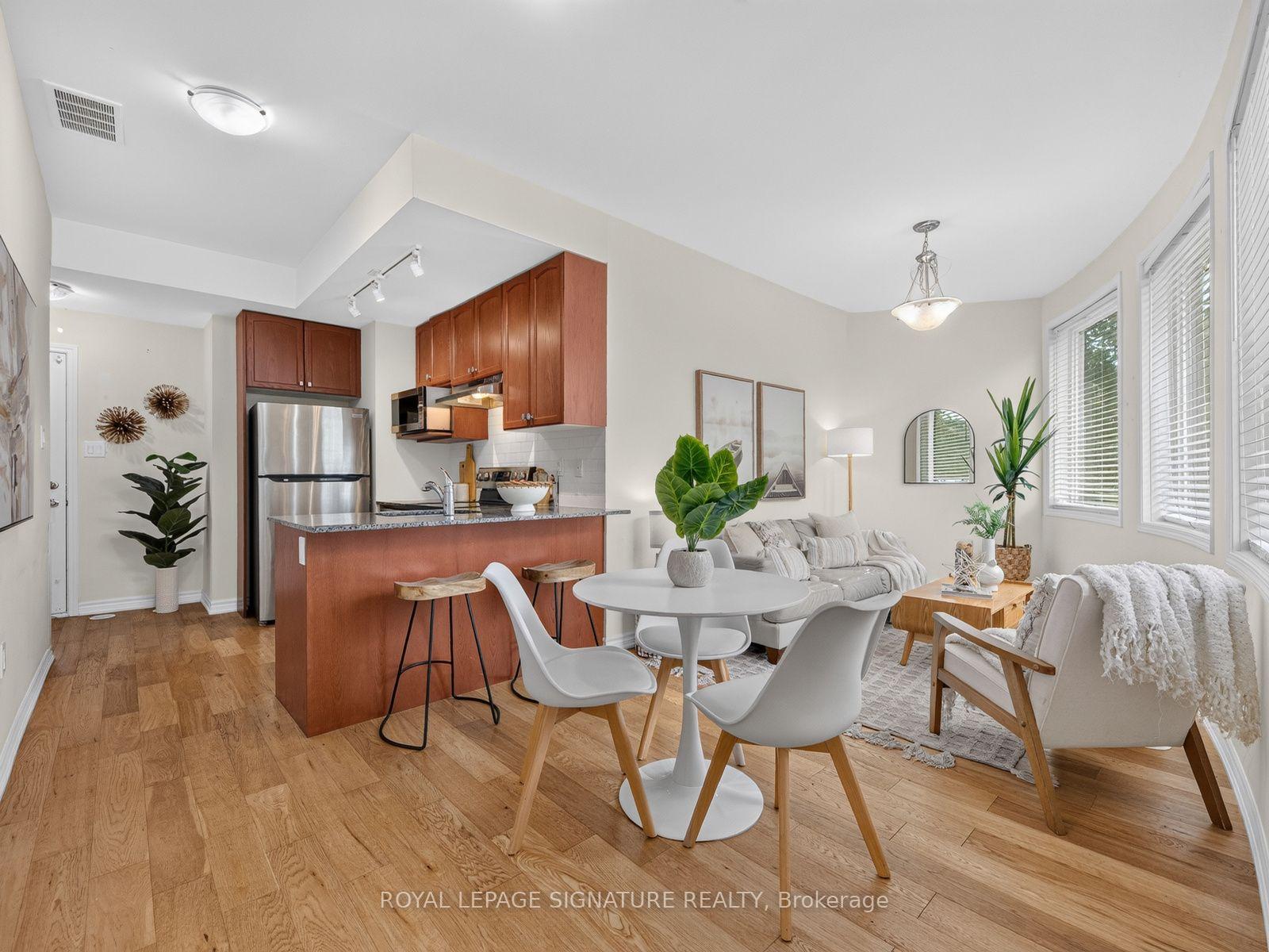 Photo of 1972B Victoria Park Avenue