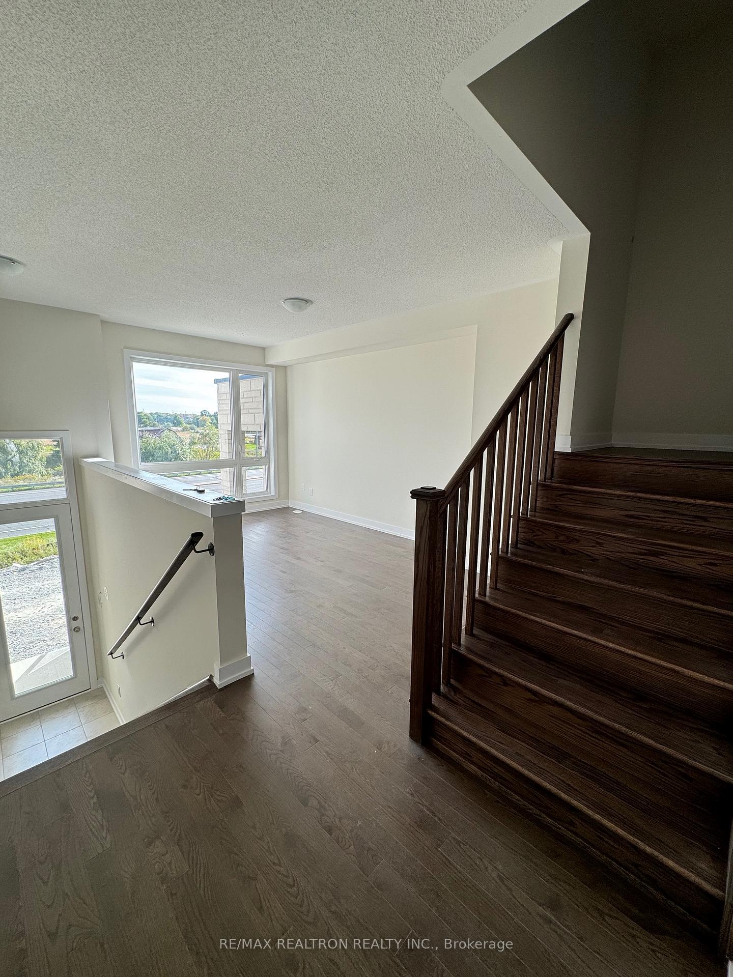 Photo 5 of 43 Mikayla Lane, Markham, Cornell — HOMEH