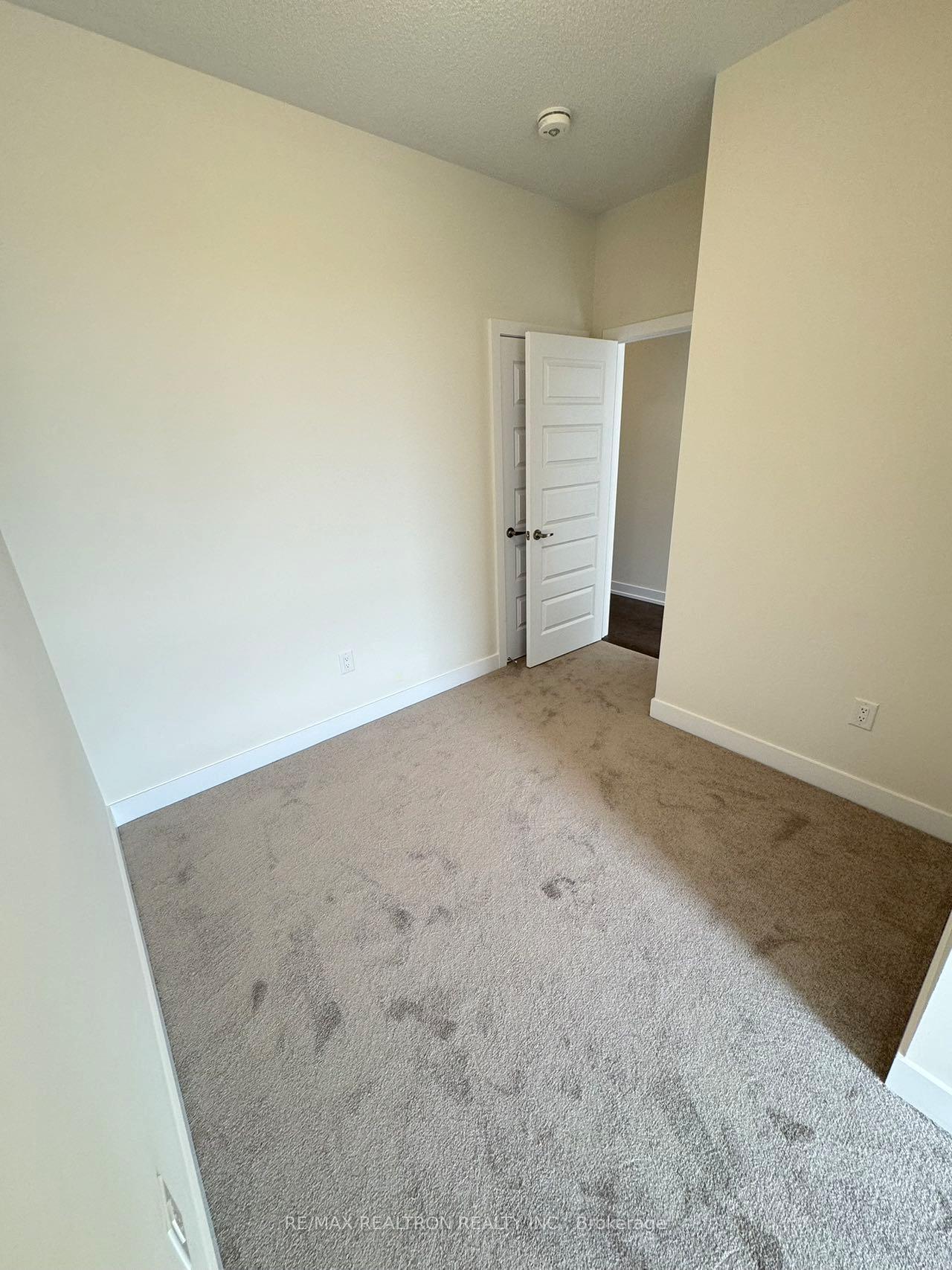 Photo 9 of 43 Mikayla Lane, Markham, Cornell — HOMEH