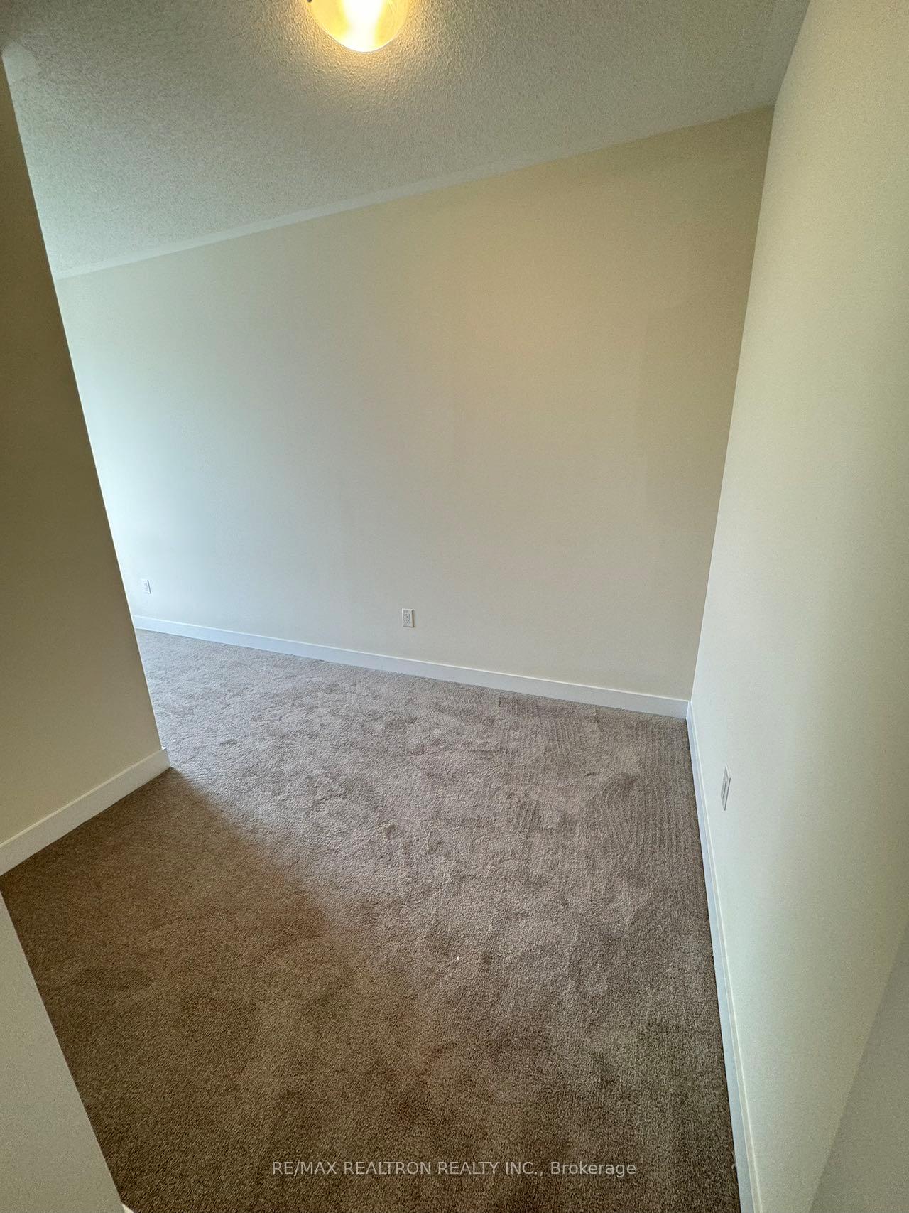 Photo 11 of 43 Mikayla Lane, Markham, Cornell — HOMEH