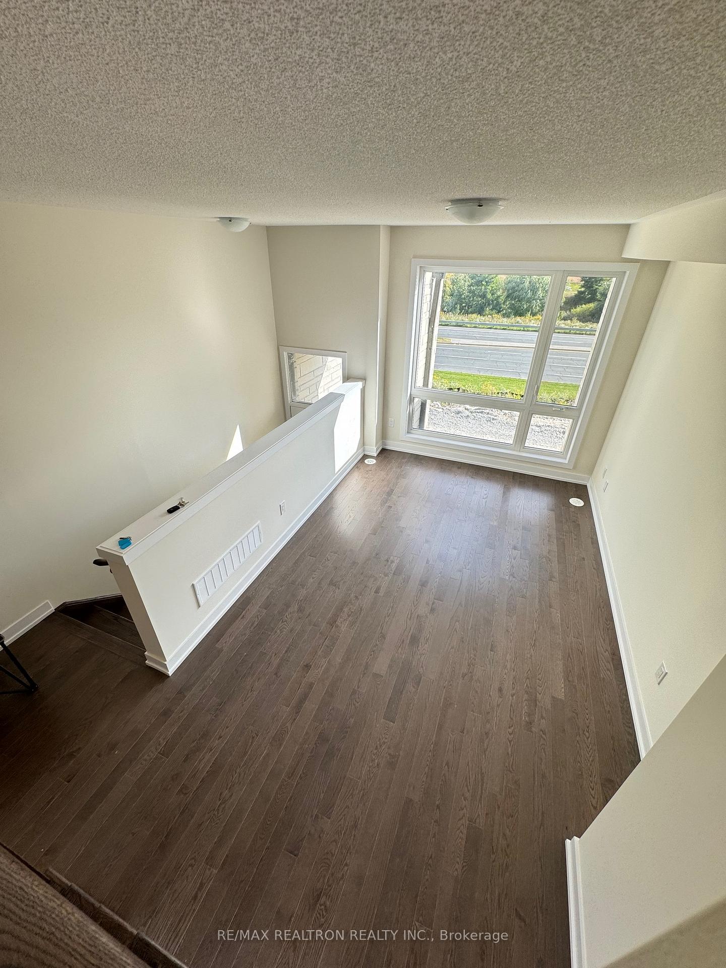 Photo 25 of 43 Mikayla Lane, Markham, Cornell — HOMEH
