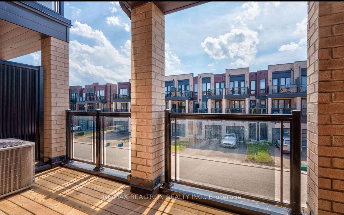Photo 6 of 43 Mikayla Lane, Markham, Cornell — HOMEH