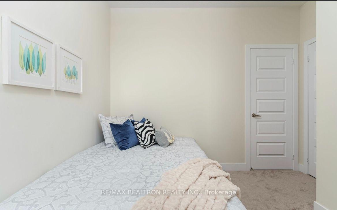 Photo 12 of 43 Mikayla Lane, Markham, Cornell — HOMEH