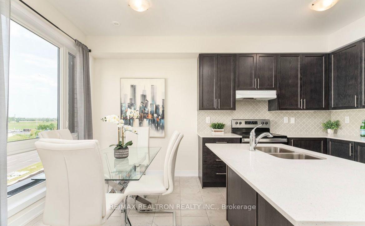 Photo 16 of 43 Mikayla Lane, Markham, Cornell — HOMEH