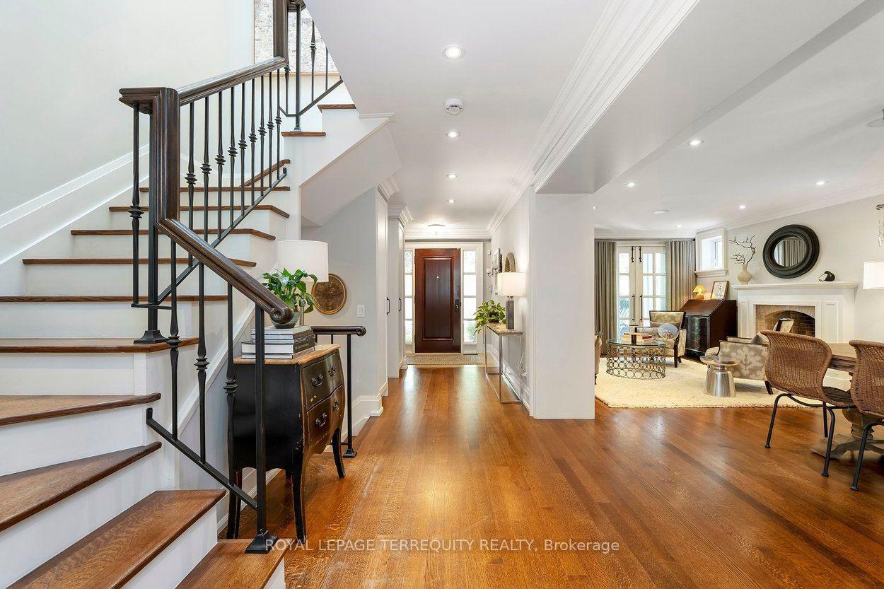 Photo 4 of 99 Dunedin Drive, Etobicoke, Kingsway South — HOMEH