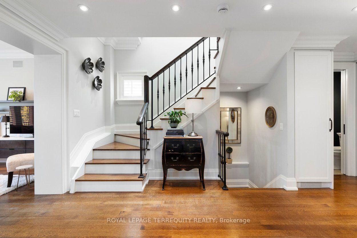 Photo 5 of 99 Dunedin Drive, Etobicoke, Kingsway South — HOMEH