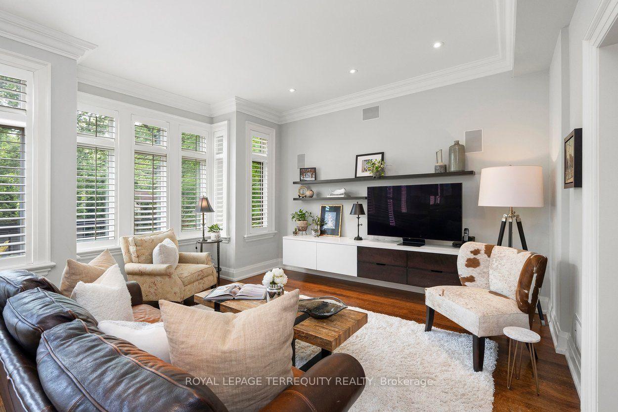 Photo 15 of 99 Dunedin Drive, Etobicoke, Kingsway South — HOMEH