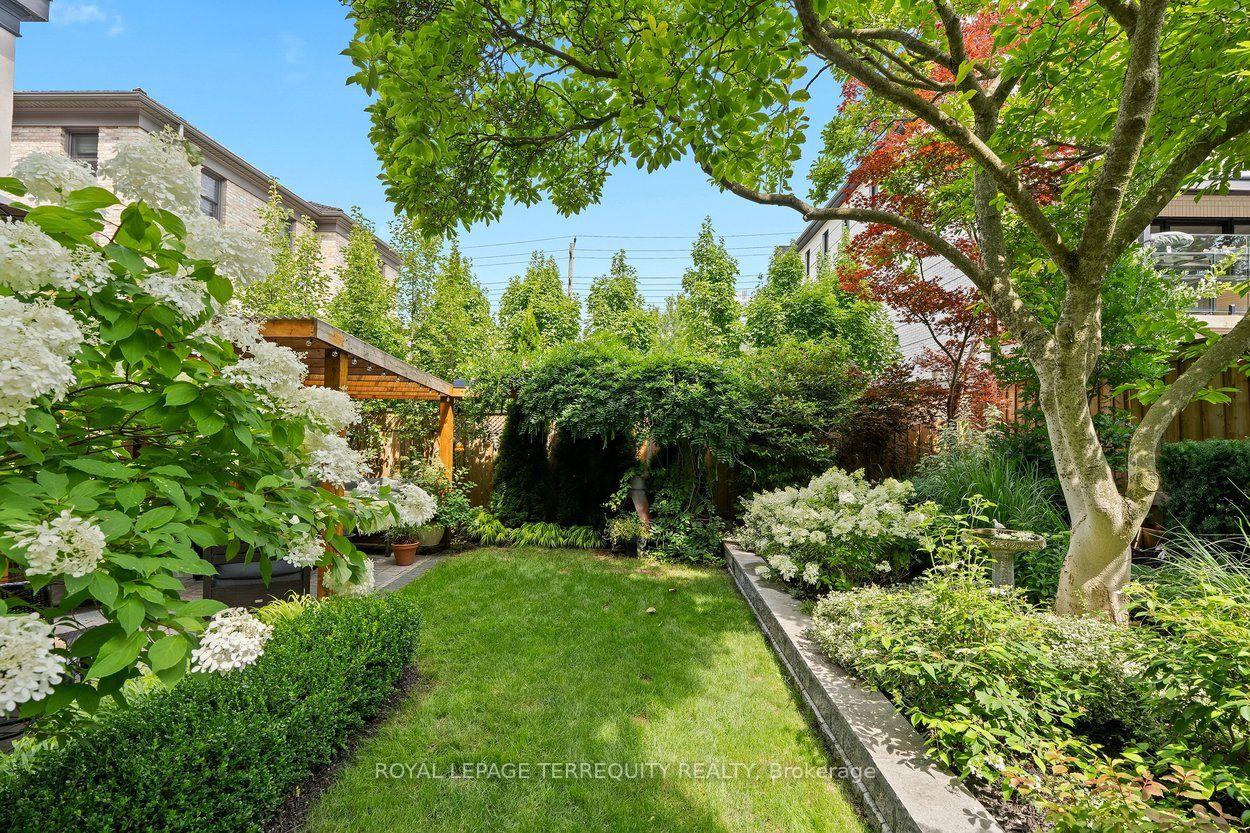 Photo 34 of 99 Dunedin Drive, Etobicoke, Kingsway South — HOMEH