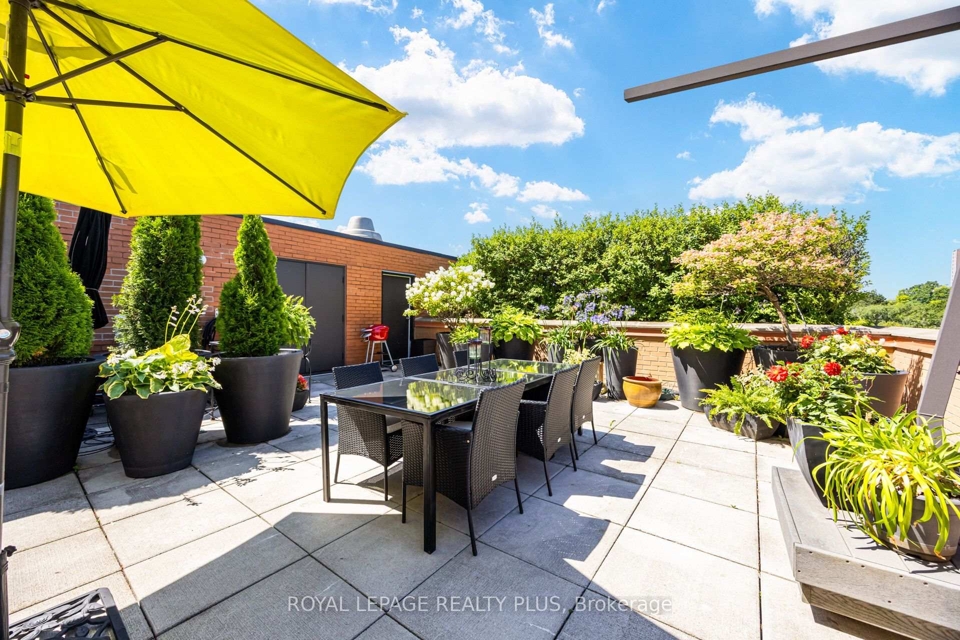 Photo of Unit 704, 260 Heath Street W