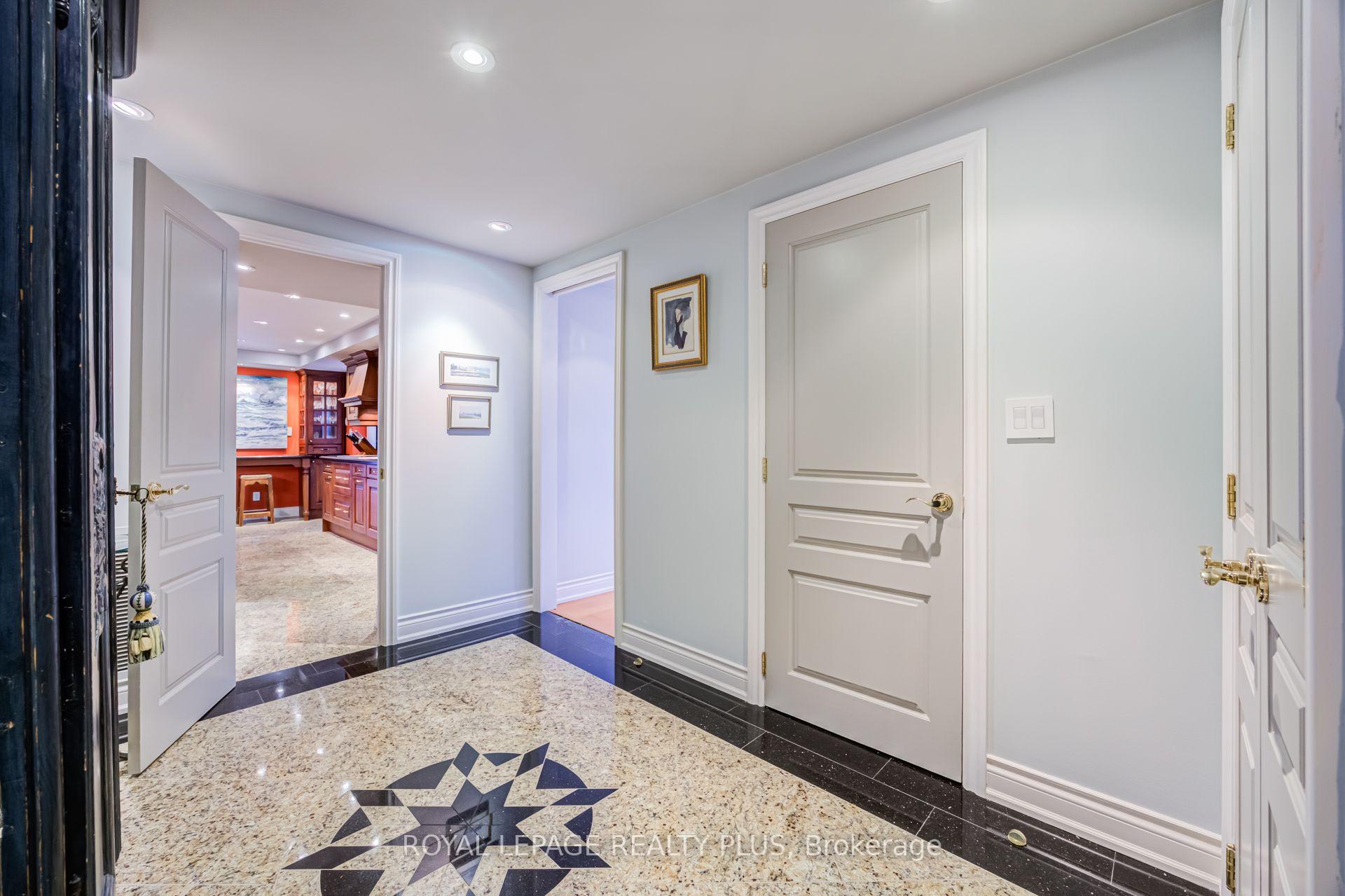 Photo 4 of Unit 704, 260 Heath Street W, Toronto, Forest Hill South — HOMEH