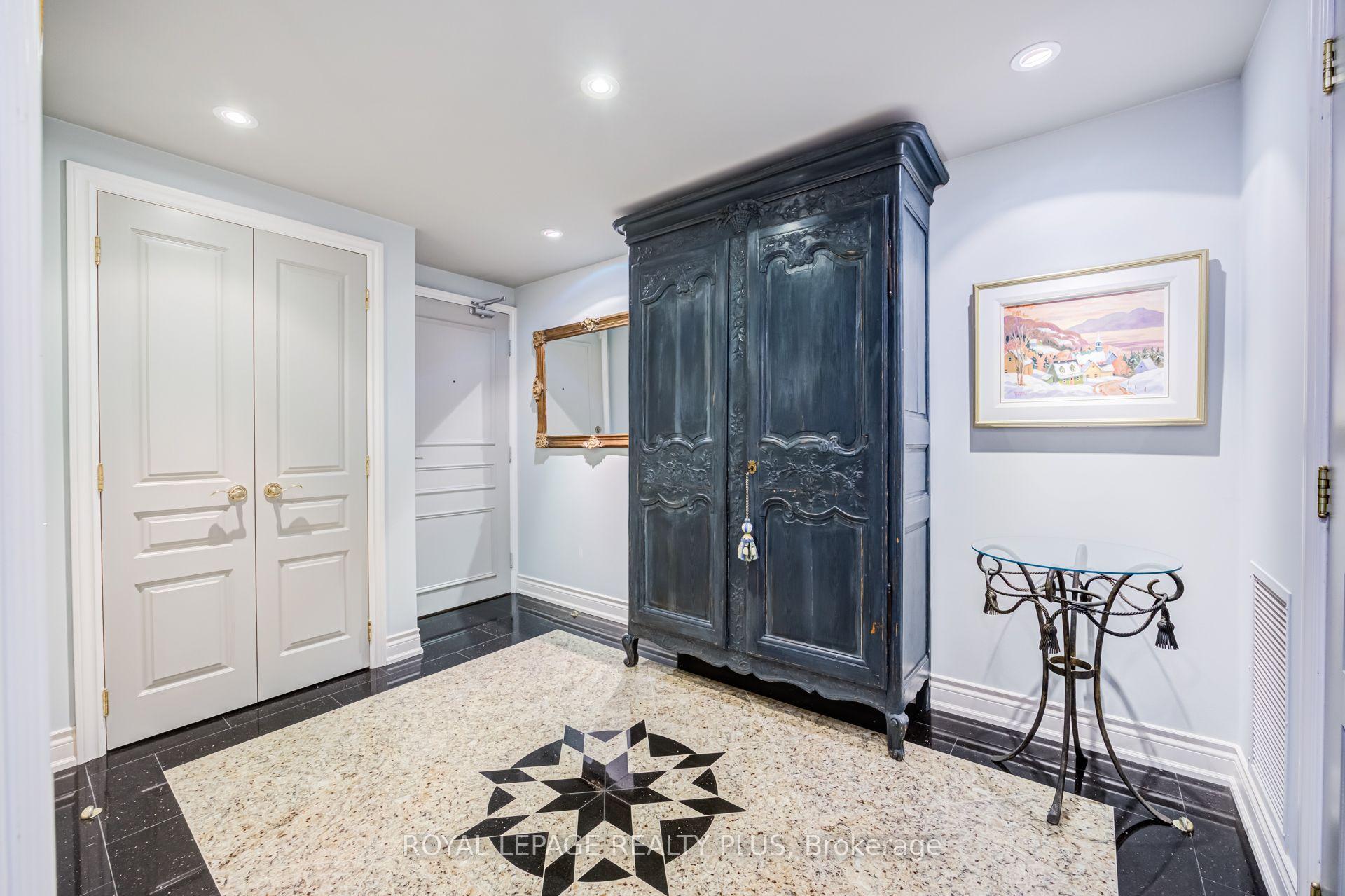 Photo 5 of Unit 704, 260 Heath Street W, Toronto, Forest Hill South — HOMEH