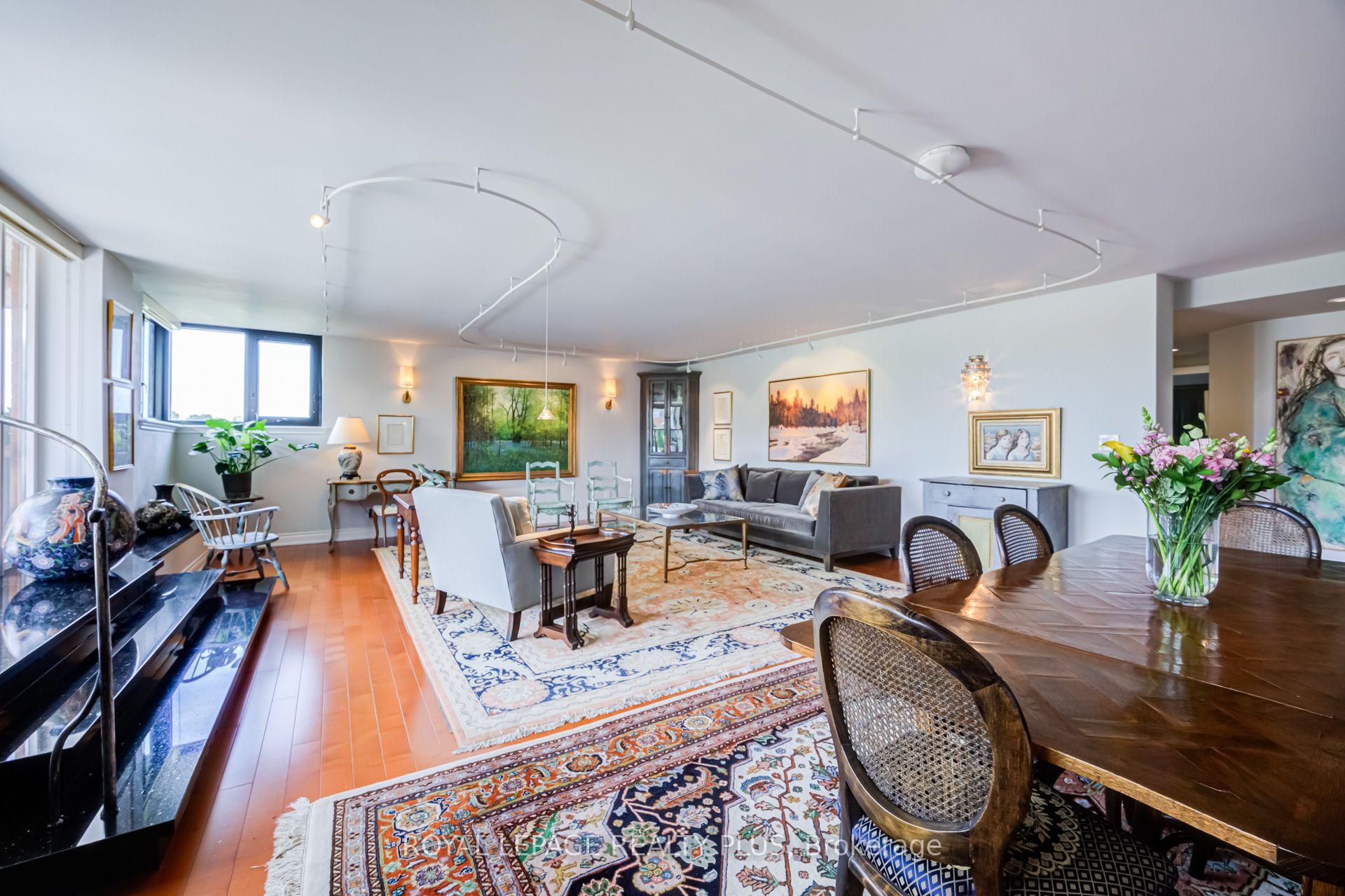 Photo 7 of Unit 704, 260 Heath Street W, Toronto, Forest Hill South — HOMEH