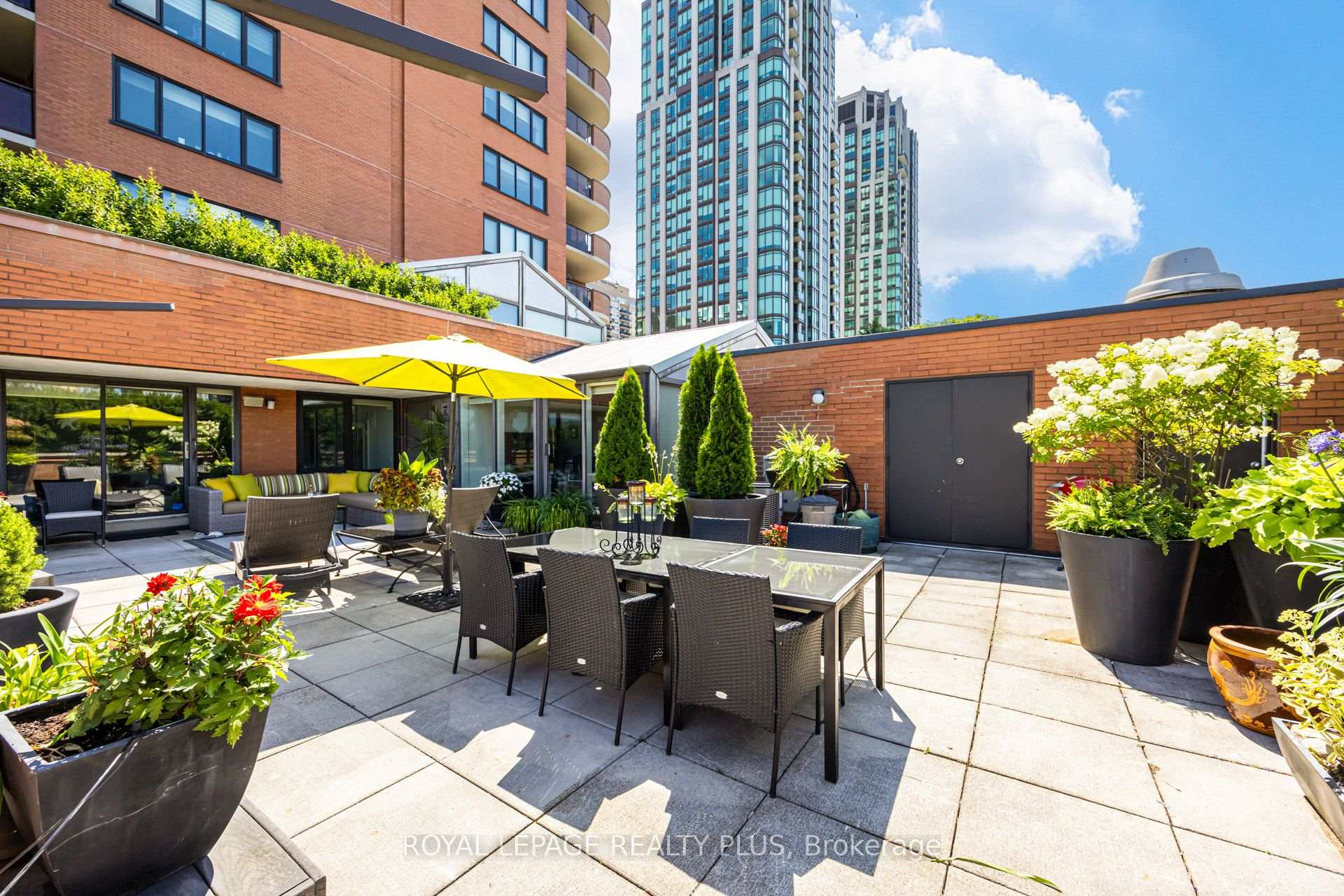 Photo 11 of Unit 704, 260 Heath Street W, Toronto, Forest Hill South — HOMEH