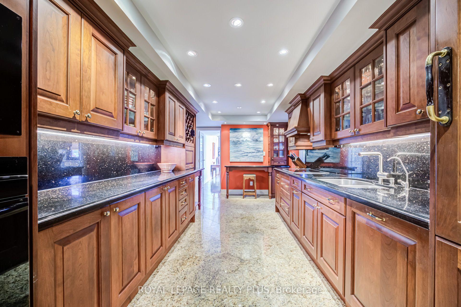 Photo 13 of Unit 704, 260 Heath Street W, Toronto, Forest Hill South — HOMEH