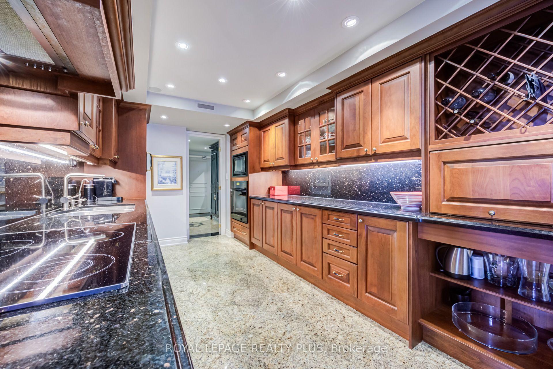 Photo 14 of Unit 704, 260 Heath Street W, Toronto, Forest Hill South — HOMEH