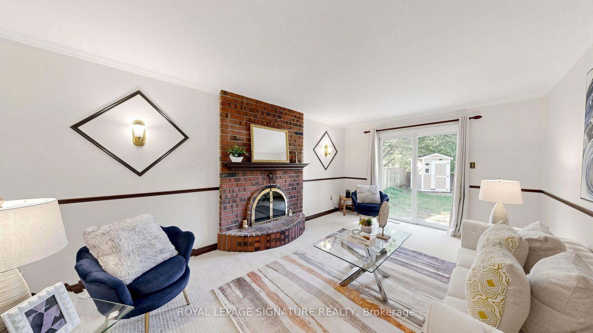 Photo 8 of 16 Meyer Circle, Markham, Markham Village — HOMEH