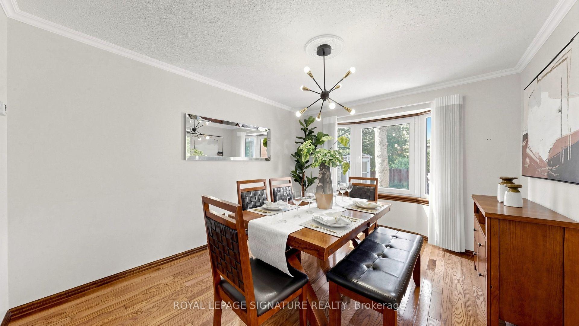 Photo 6 of 16 Meyer Circle, Markham, Markham Village — HOMEH