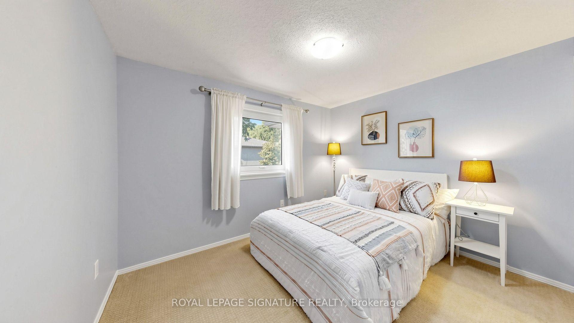 Photo 17 of 16 Meyer Circle, Markham, Markham Village — HOMEH
