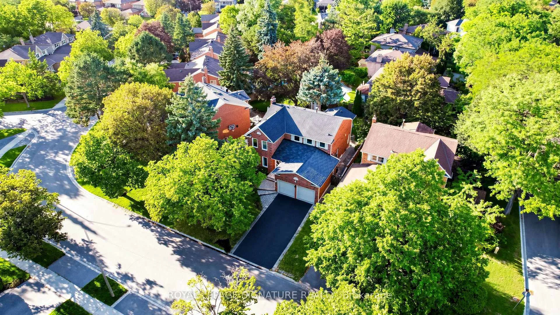 Photo 27 of 16 Meyer Circle, Markham, Markham Village — HOMEH