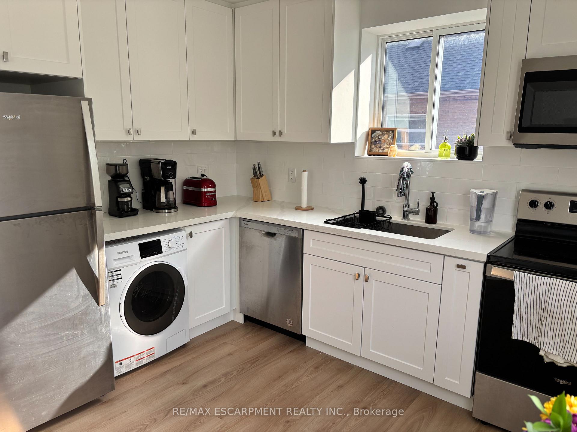 Photo of Unit 4, 2160 Ghent Avenue
