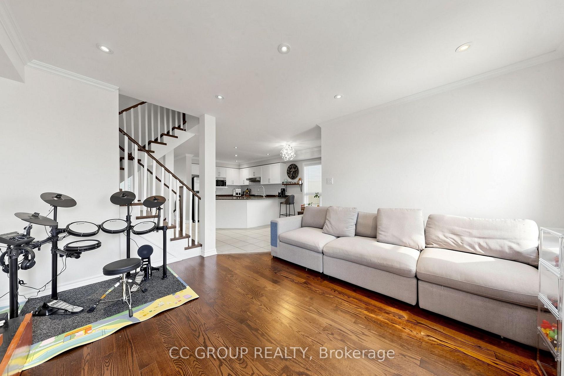 Photo 16 of 34 Glendennan Avenue, Markham, Cornell — HOMEH