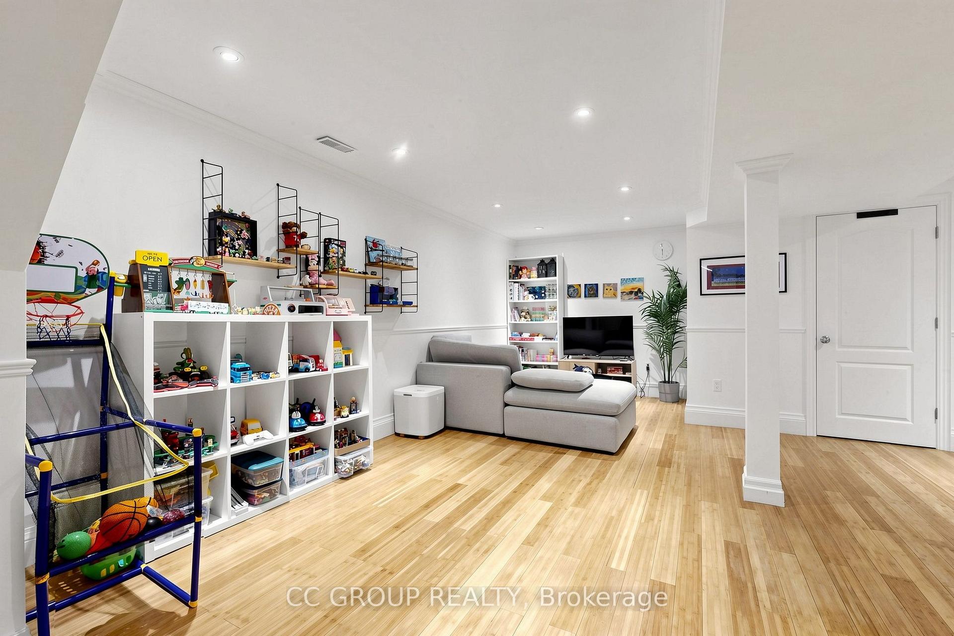 Photo 29 of 34 Glendennan Avenue, Markham, Cornell — HOMEH