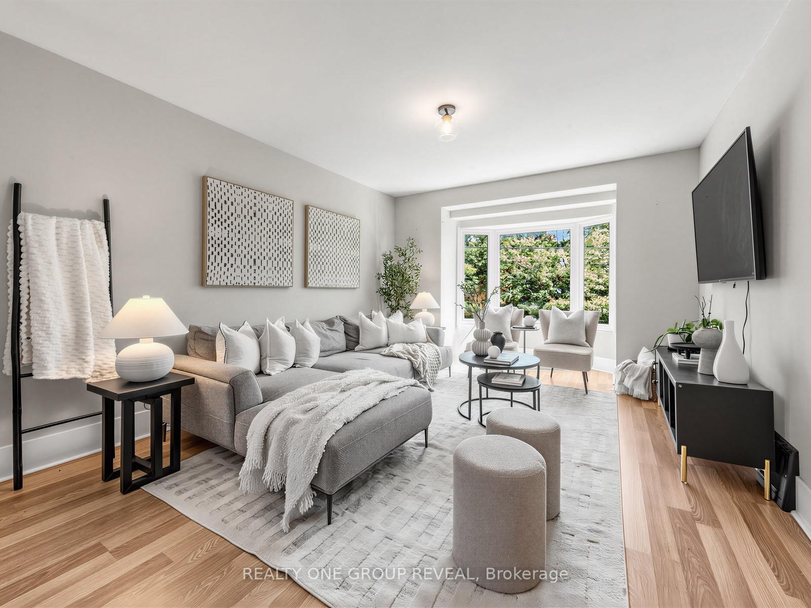 Photo 2 of 26 Glen Everest Road, Scarborough, Birchcliffe-Cliffside — HOMEH