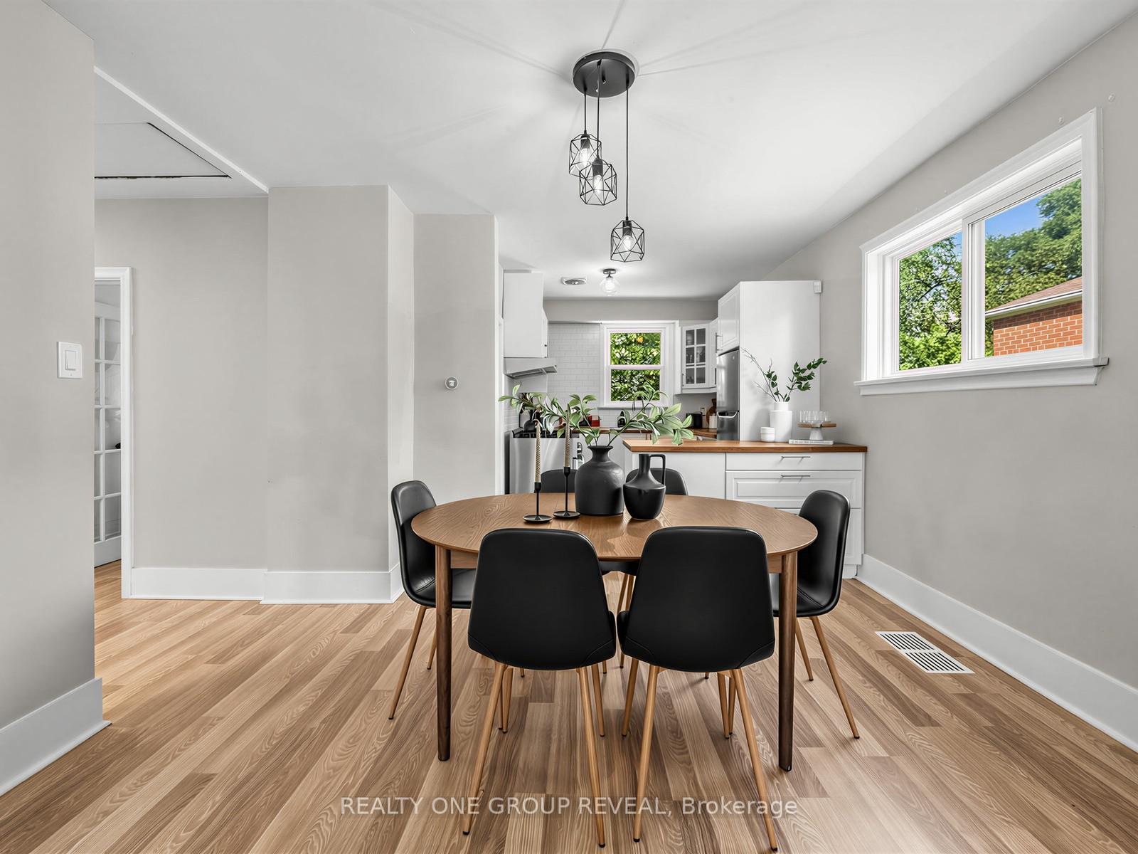 Photo 3 of 26 Glen Everest Road, Scarborough, Birchcliffe-Cliffside — HOMEH