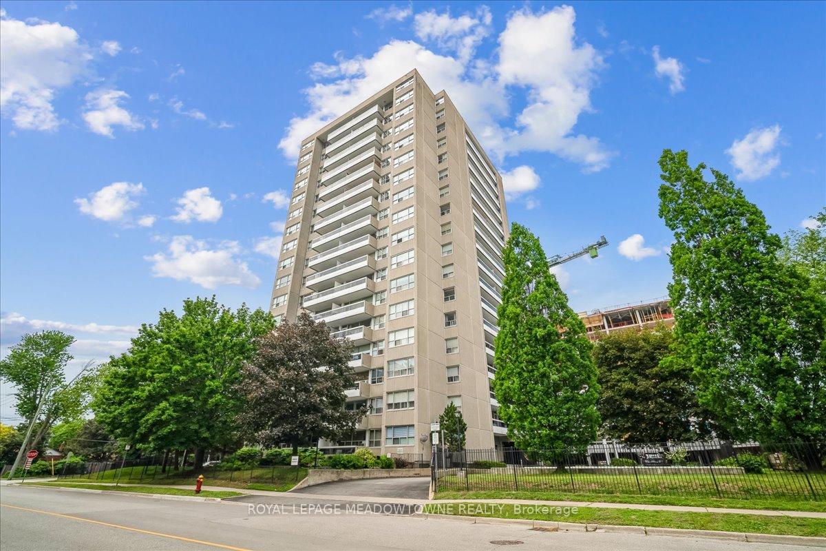 Photo 2 of Unit 1601, 2263 Marine Drive, Oakville, Bronte — HOMEH