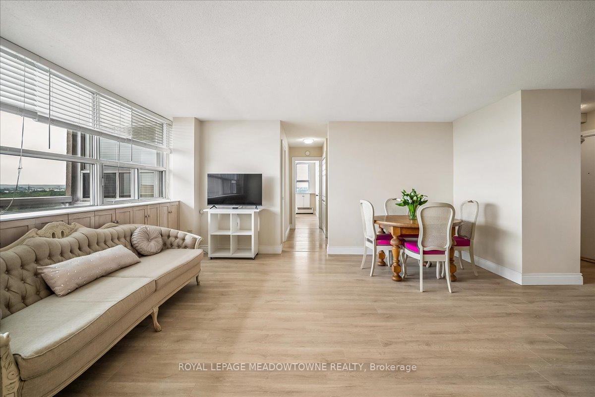 Photo 9 of Unit 1601, 2263 Marine Drive, Oakville, Bronte — HOMEH