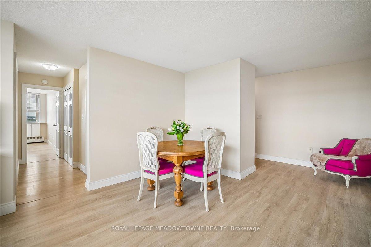 Photo 10 of Unit 1601, 2263 Marine Drive, Oakville, Bronte — HOMEH
