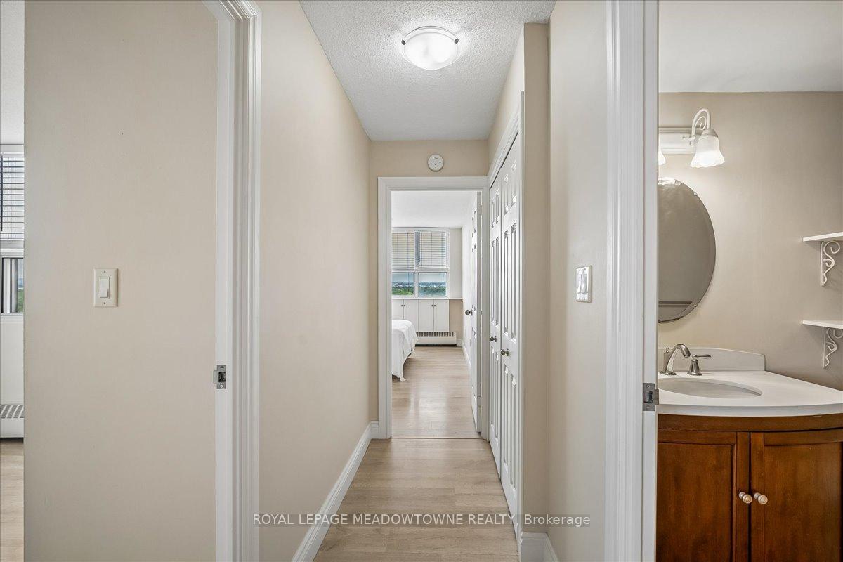 Photo 14 of Unit 1601, 2263 Marine Drive, Oakville, Bronte — HOMEH