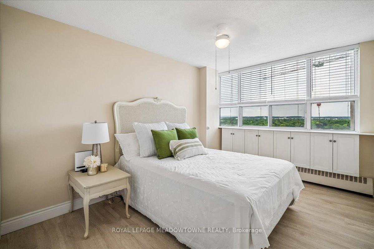 Photo 17 of Unit 1601, 2263 Marine Drive, Oakville, Bronte — HOMEH