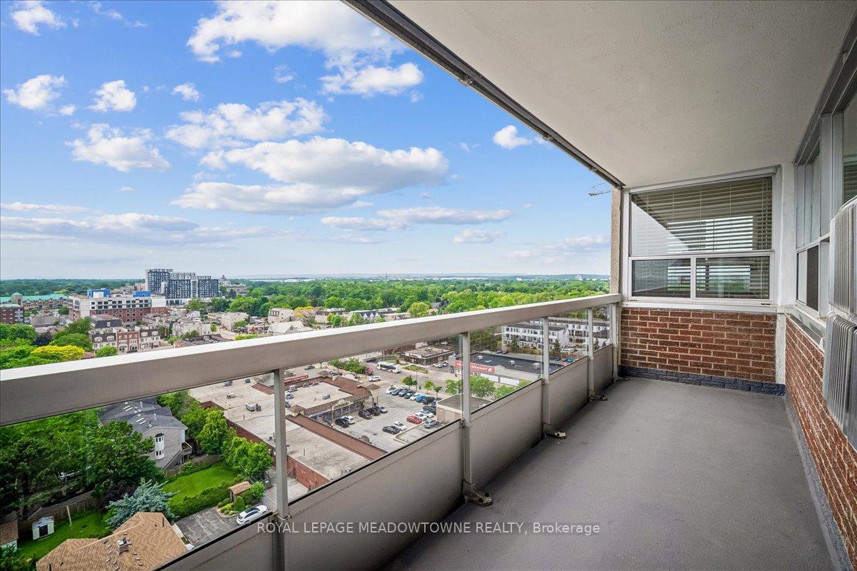 Photo 21 of Unit 1601, 2263 Marine Drive, Oakville, Bronte — HOMEH