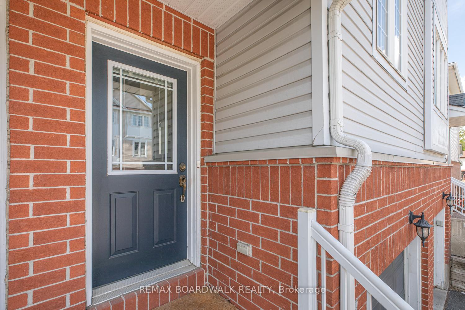 Photo 2 of 112 Wharhol Private, Ottawa, Westcliffe Estates — HOMEH