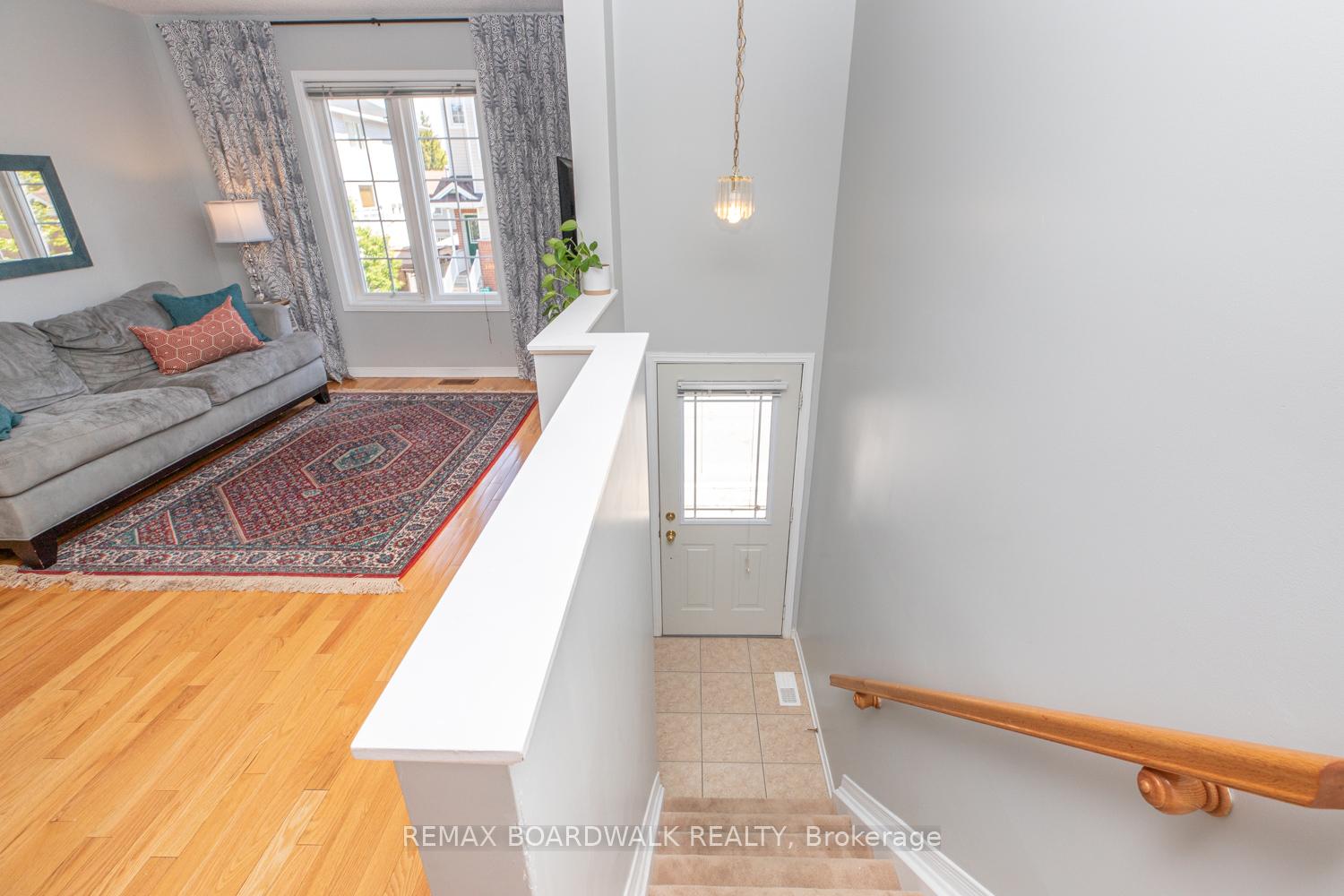 Photo 3 of 112 Wharhol Private, Ottawa, Westcliffe Estates — HOMEH