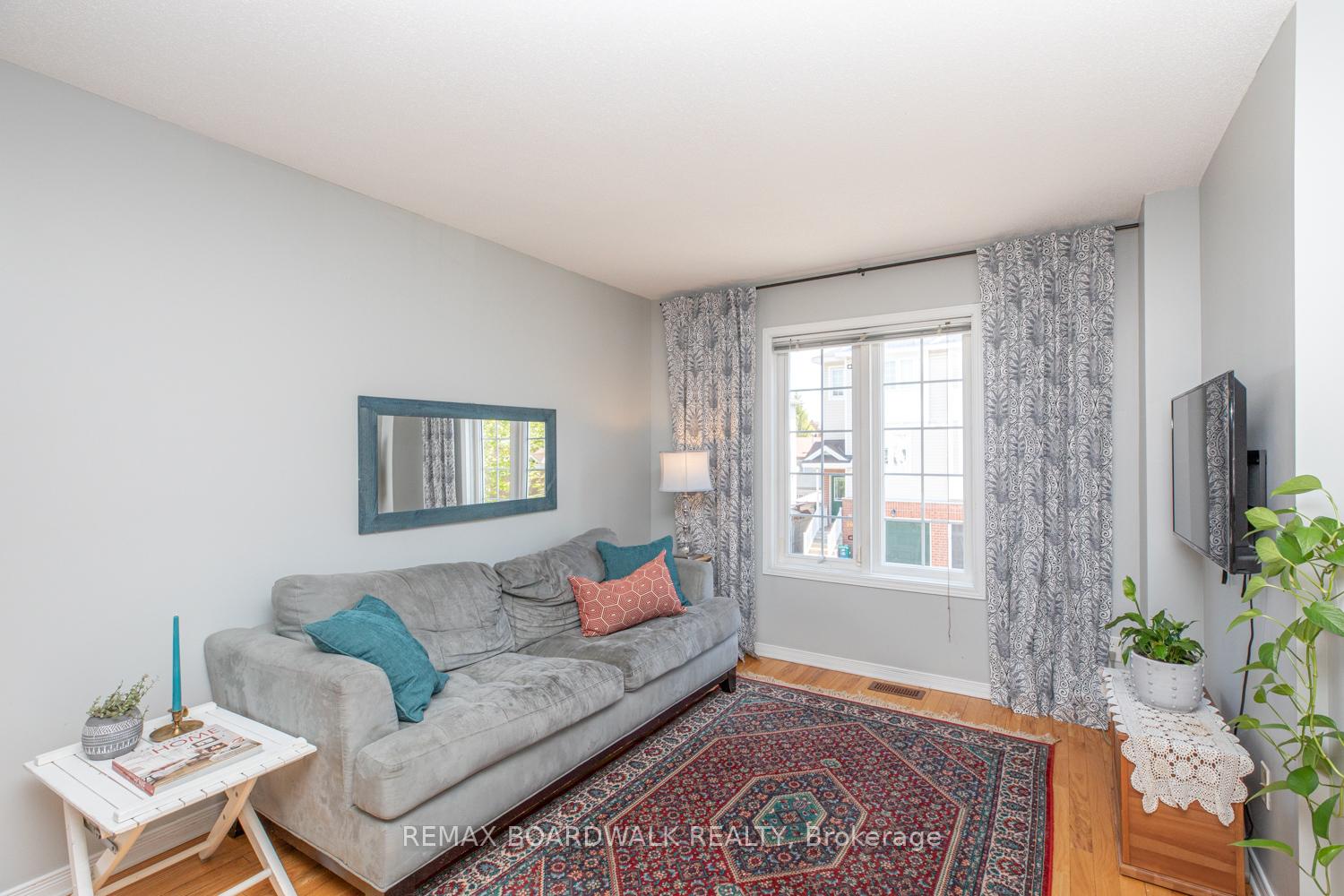 Photo 4 of 112 Wharhol Private, Ottawa, Westcliffe Estates — HOMEH