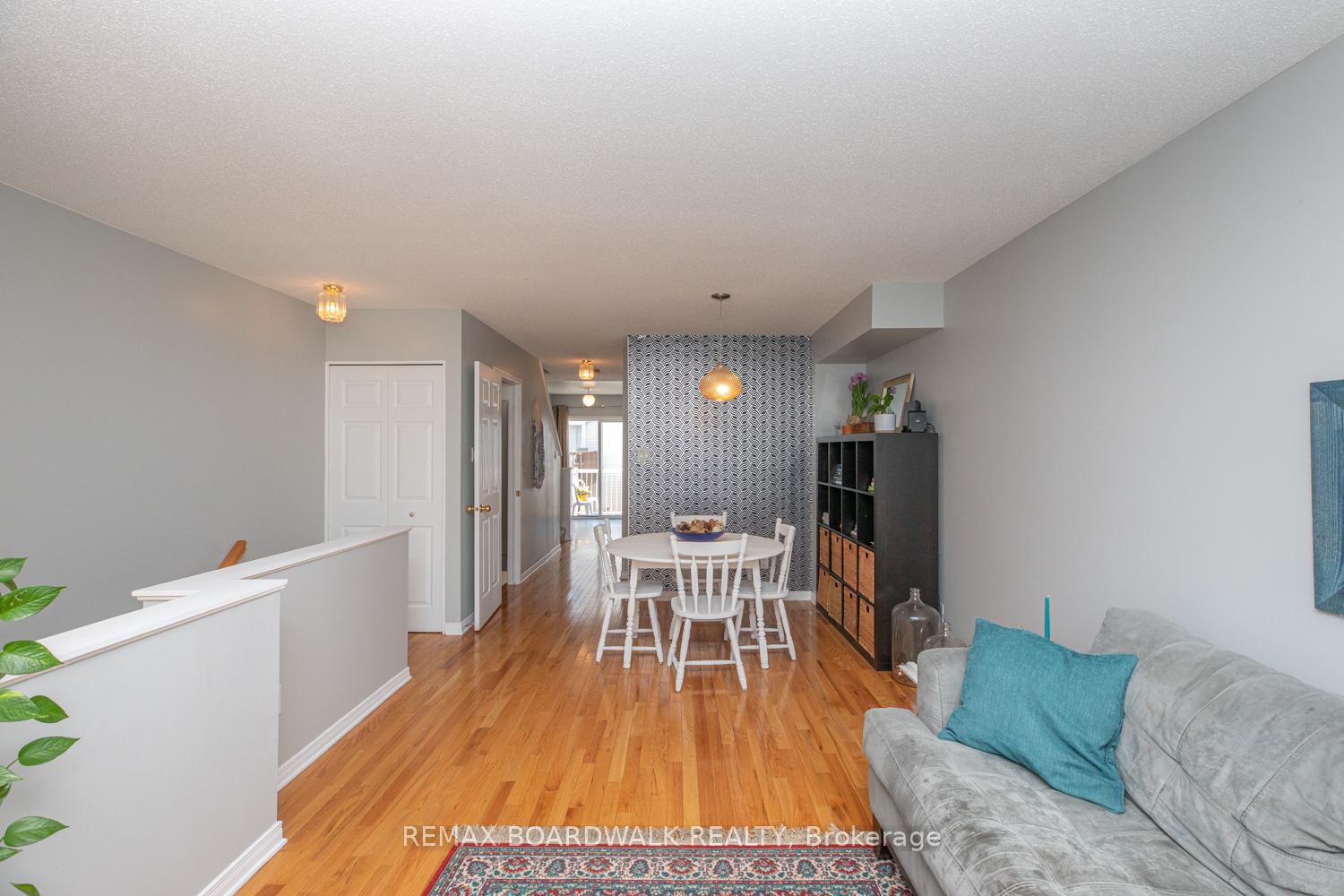 Photo 6 of 112 Wharhol Private, Ottawa, Westcliffe Estates — HOMEH