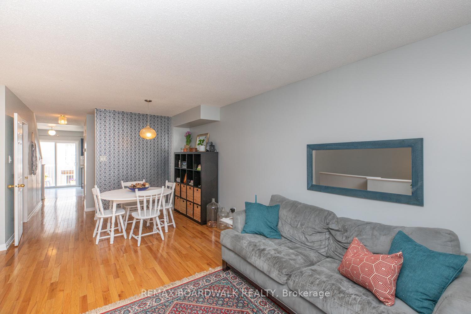 Photo 7 of 112 Wharhol Private, Ottawa, Westcliffe Estates — HOMEH